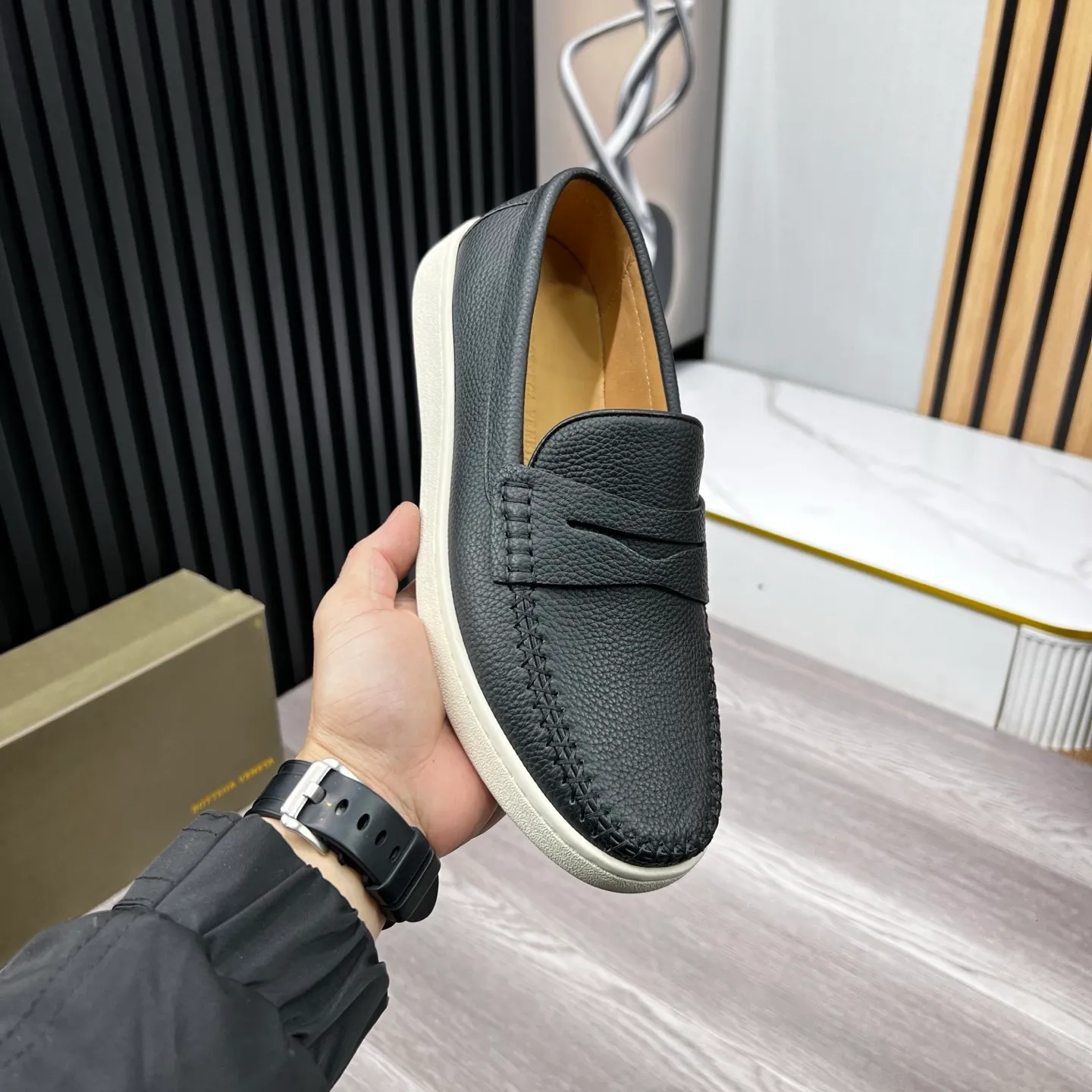 Ex-factory price 480 BV〰️Purely handmade classic men's beanie shoes👉👉driving shoes, slip-on shoes, made of Italian imported cowhide, 💕water-dyed cowhide lining, 🔊original outsole, waterproof platform design, comfortable for the feet. A good choice for traveling and driving, three colors available, code number: 38-44, (45 can be customized)
